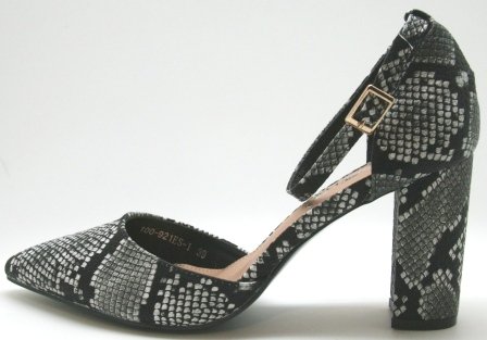 Super flot sort sko med hvid og grå snake mønster. Høj bred hæl og justerbar rem der lukkes om anklen. Str. 37, 38, 39, 40 og 41
