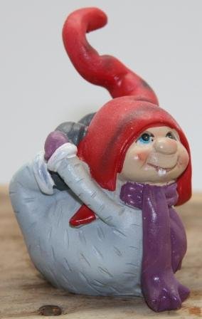 8 cm hj Yoga nisse, i BUEN. Lavet af polyresin materiale, fra POBRA design