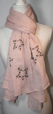 94 x 190 cm rosa tørklæde, med nitte stjerner for enderne