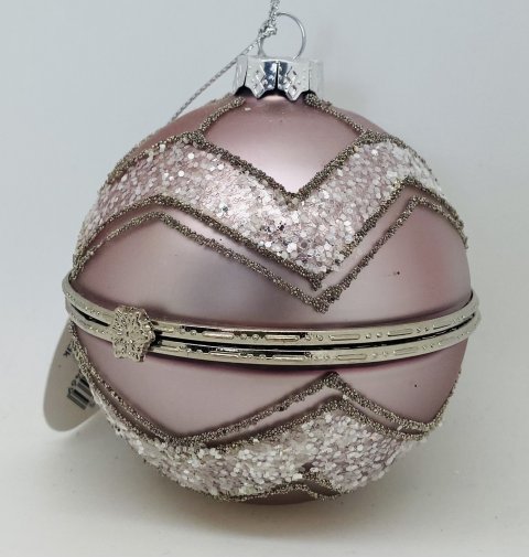 Meget smuk julekugle i metal, der kan bnes. I rosa farvet, med glimmer mnster i stjerne form. Ca. 9 cm.