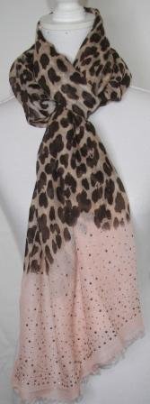 Smart leopard tørklæde med 20 cm. rosa farvet kant for enderne, med sølv nitter.