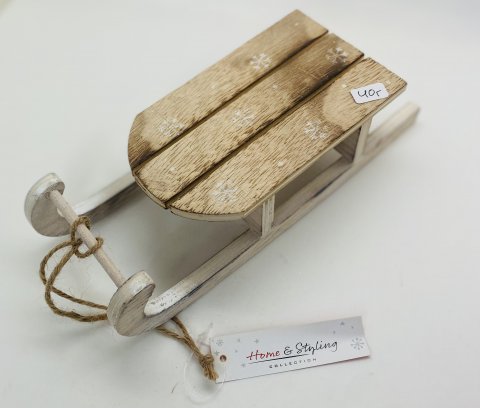 Tr klk i natur farve, kan hnge eller st til pynt.22 x 8 cm